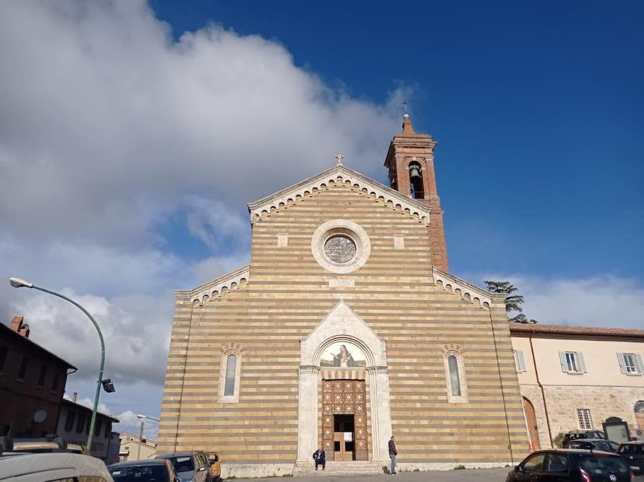 Splendido Ampio Appartamento A Montepulciano Exterior photo