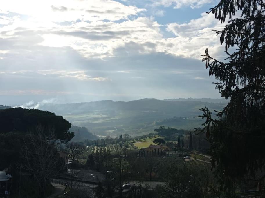 Splendido Ampio Appartamento A Montepulciano Exterior photo