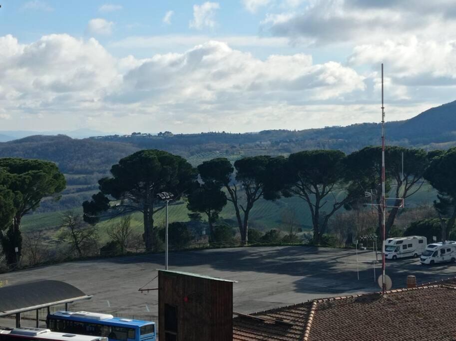 Splendido Ampio Appartamento A Montepulciano Exterior photo